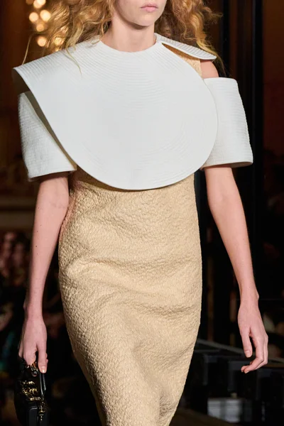 Look 23
